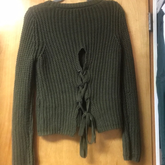 Green sweater - Picture 2 of 2